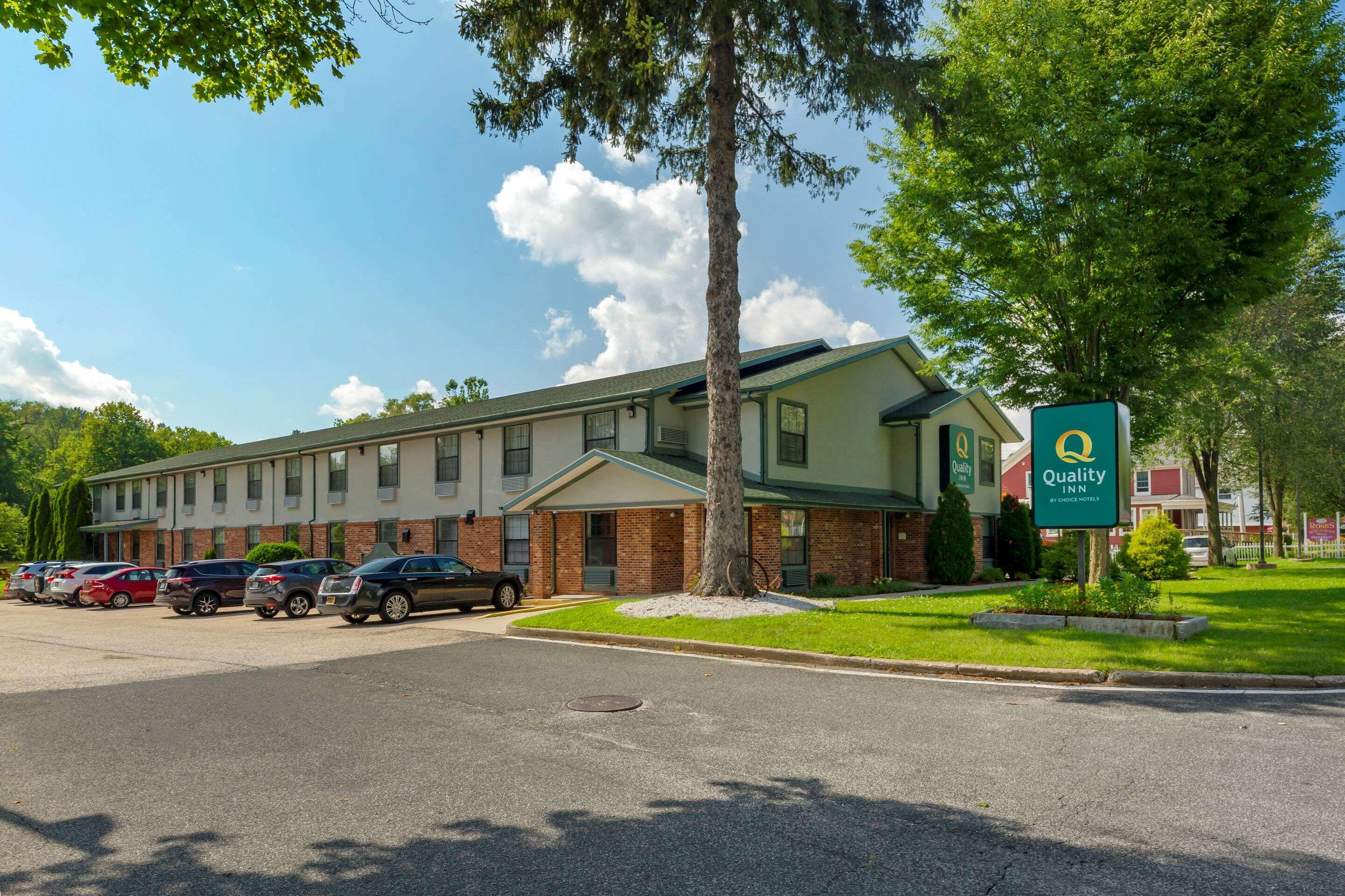 Quality Inn Lee Kültér fotó